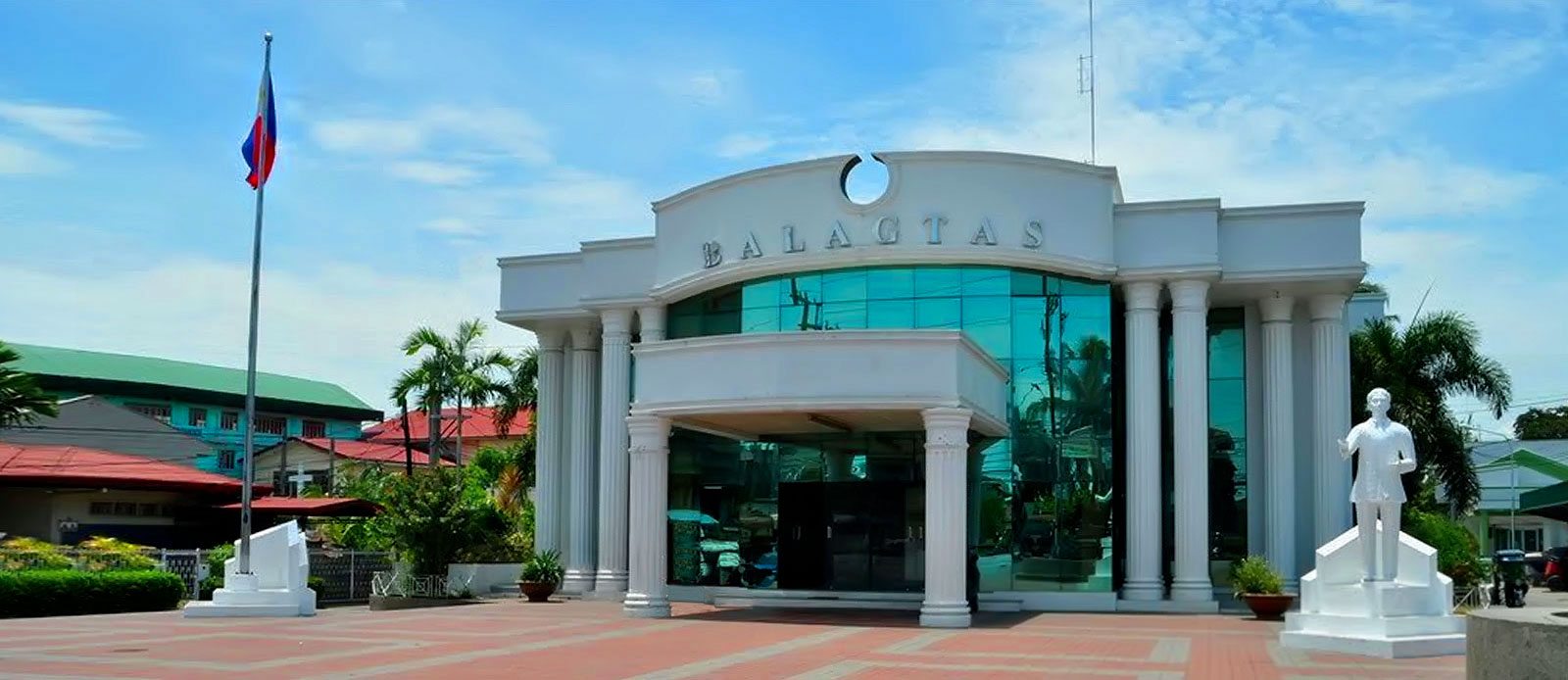 BALAGTAS:<p>Municipal Hall</p>